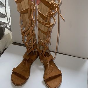 Chinese laundry sandals size 7